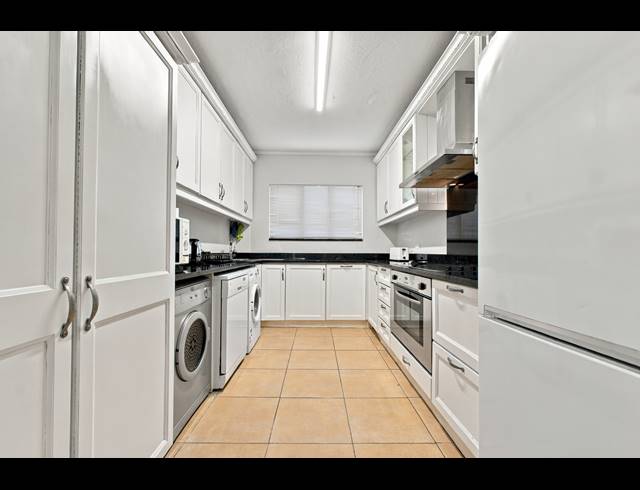 3 BEDROOM APARTMENT FOR SALE IN COMPENSATION BEACH